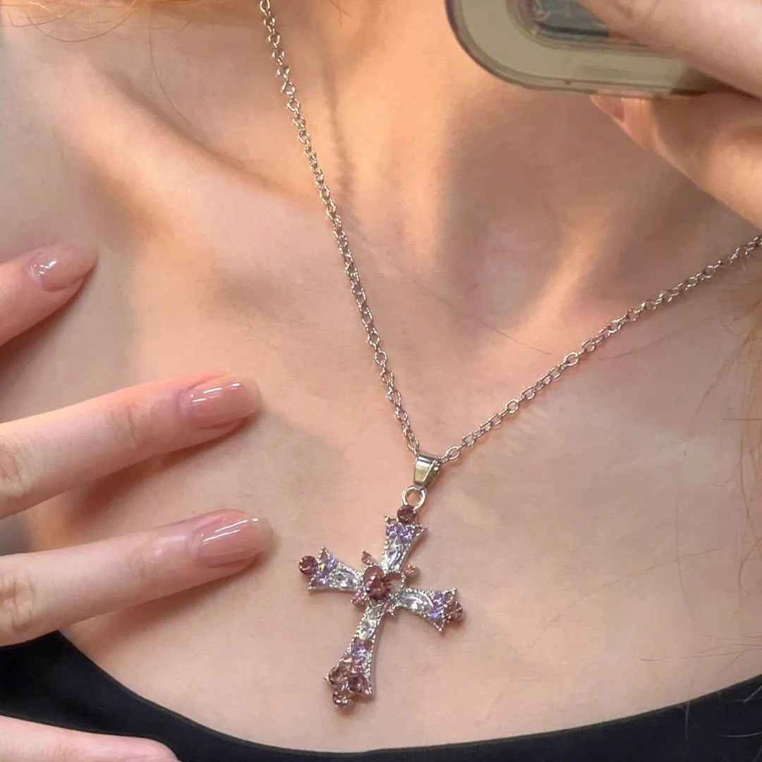 Époustouflant Necklace